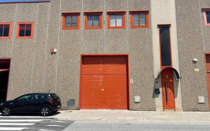Außenansicht von Fabrikhallen miete in Montcada i Reixac