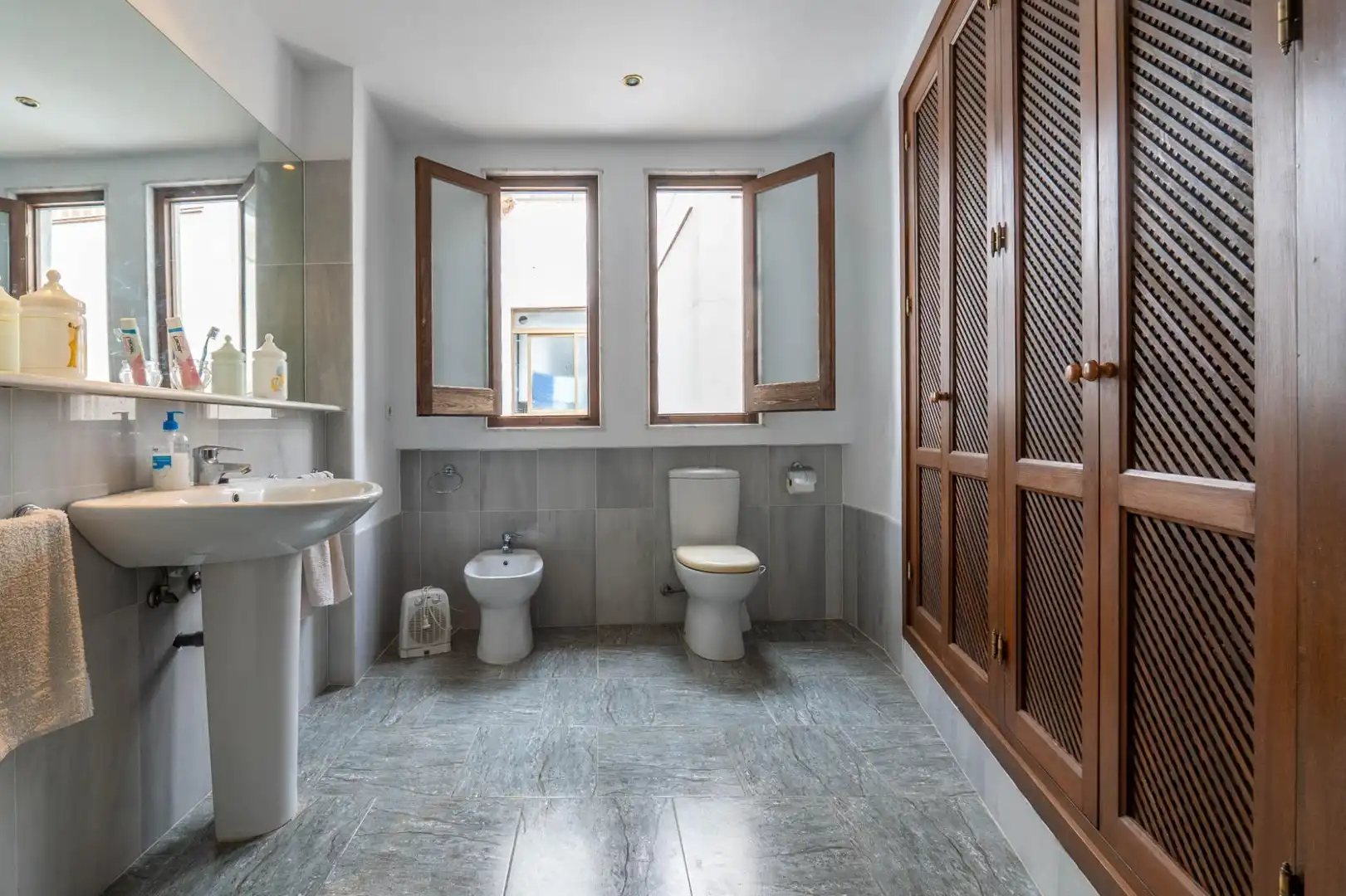 Bathroom of Houses for sale in Almuñécar  with Terrace, Storage room and Balcony