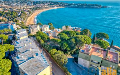 Vista exterior de Apartament en venda en Sant Feliu de Guíxols amb Terrassa i Moblat