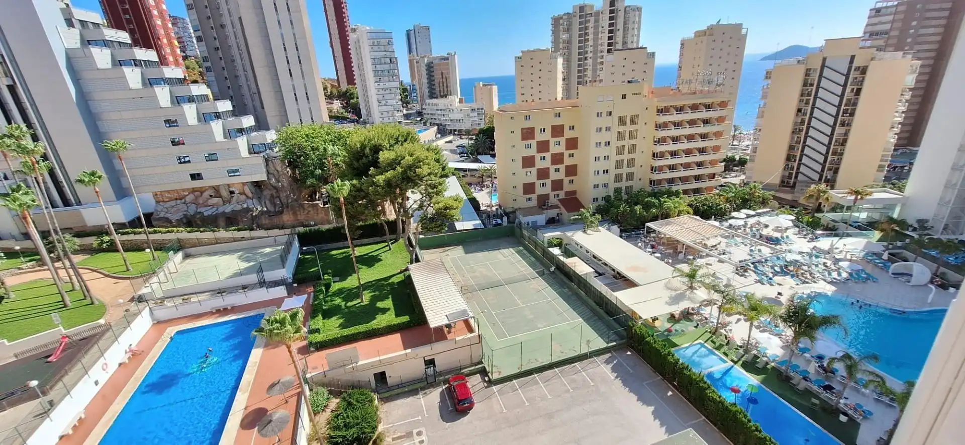 Vista exterior de Apartamento de alquiler en Benidorm con Aire acondicionado, Jardín privado y Amueblado