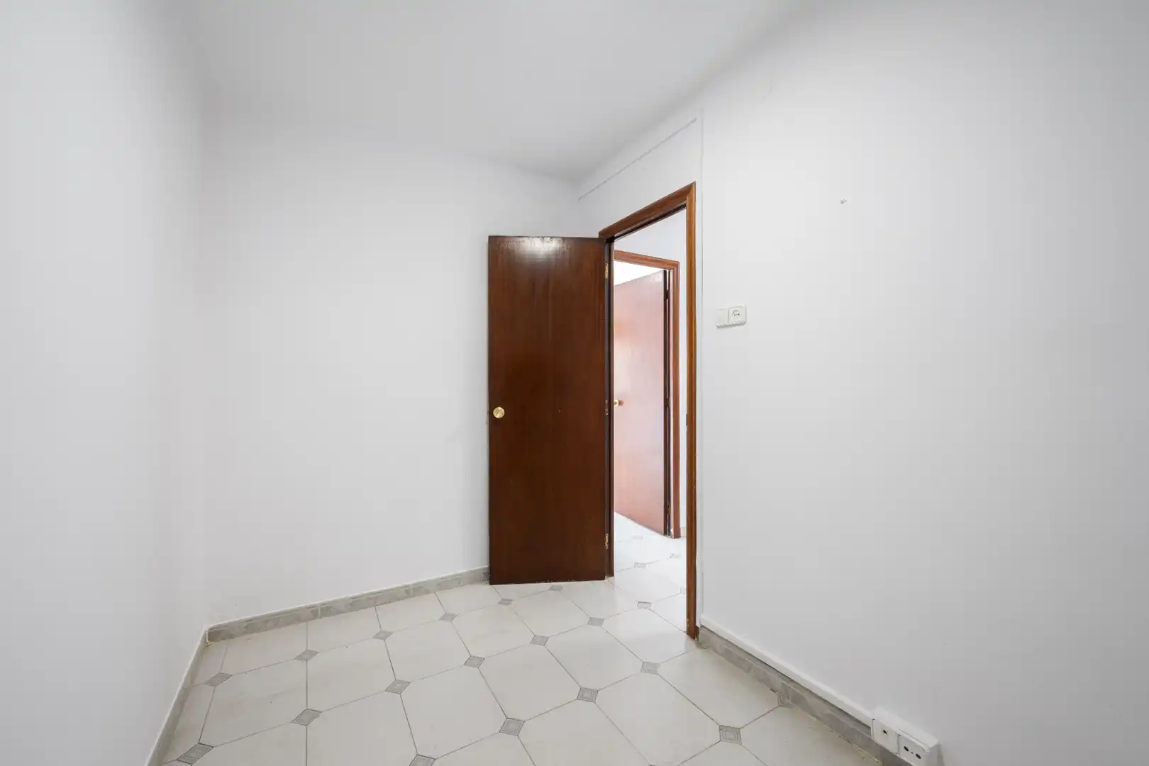 Habitación de Piso en venta en L'Hospitalet de Llobregat con Aire acondicionado y Horno
