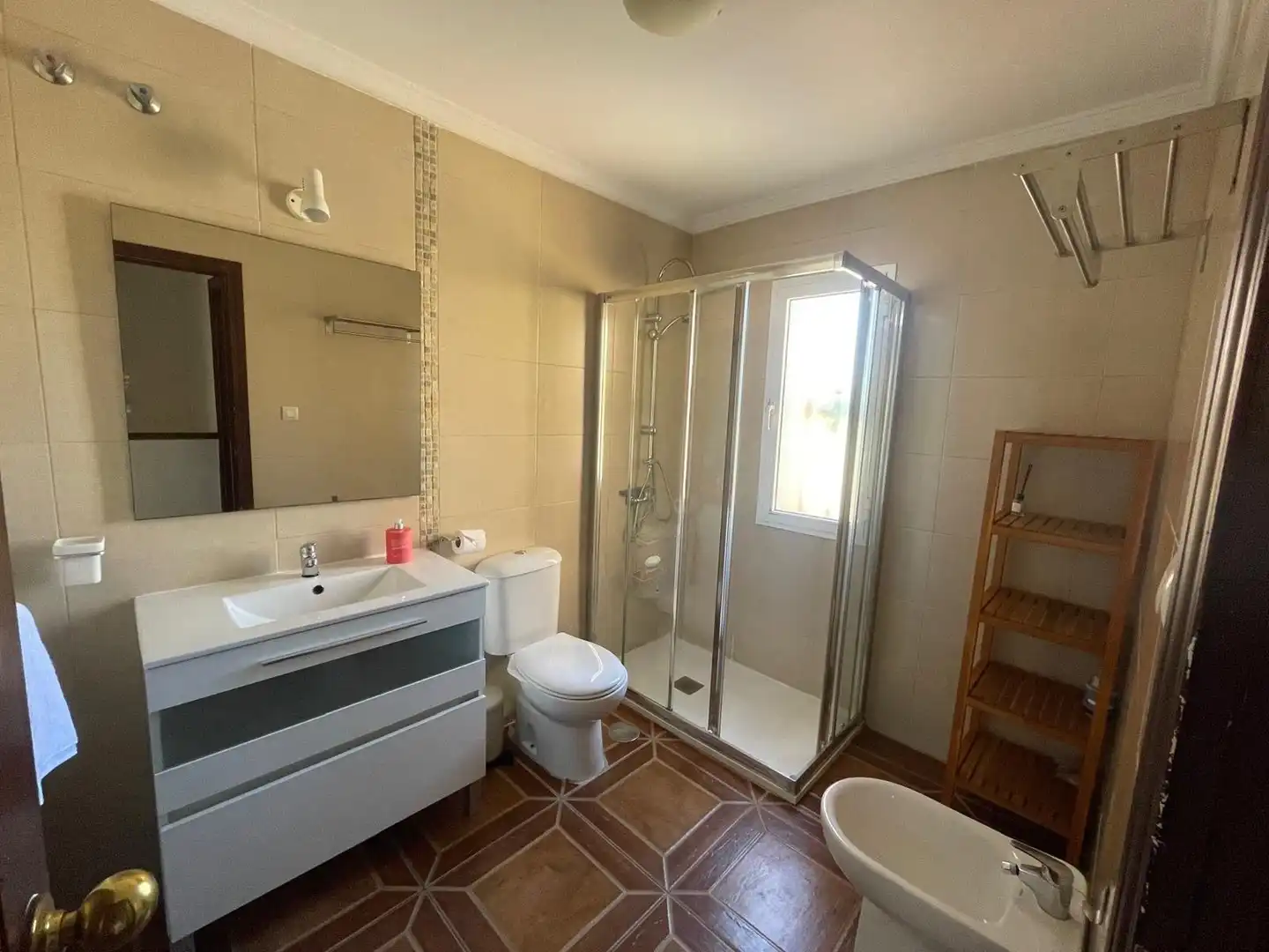 Baño de Casa adosada de alquiler en Algeciras con Piscina comunitaria