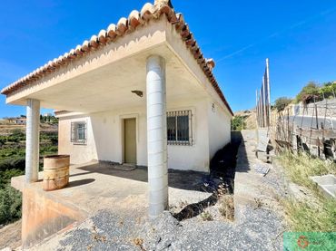 Landhaus mit Pool zum Verkauf in Molvízar