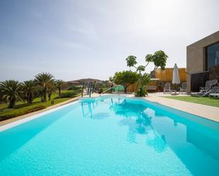 Piscina de Casa o xalet en venda en San Bartolomé de Tirajana amb Aire condicionat, Jardí privat i Terrassa