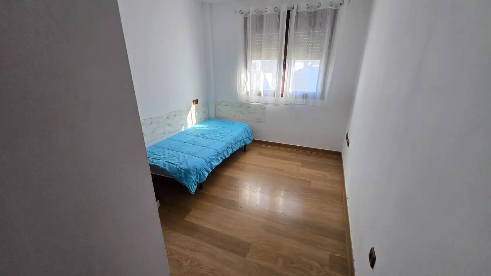 Habitación de Casa o chalet en venta en Alhaurín de la Torre con Aire acondicionado, Jardín privado y Terraza