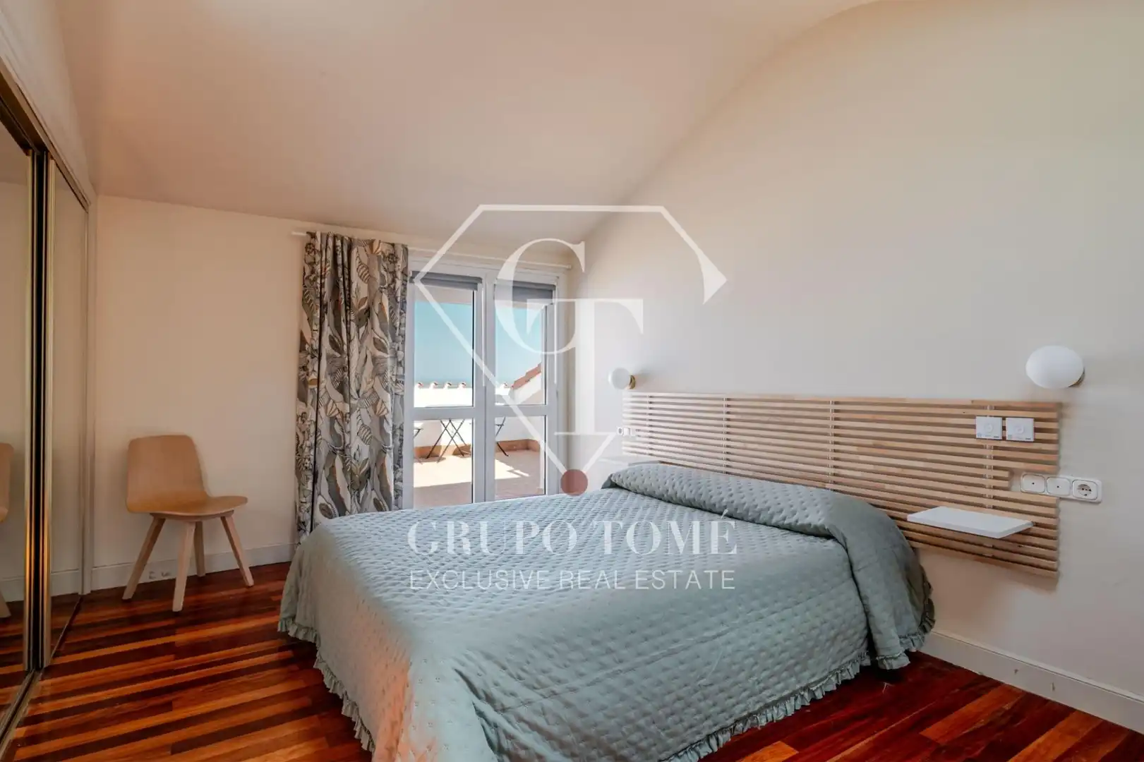 Dormitori de Casa adosada en venda en Mutriku amb Jardí privat, Terrassa i Moblat