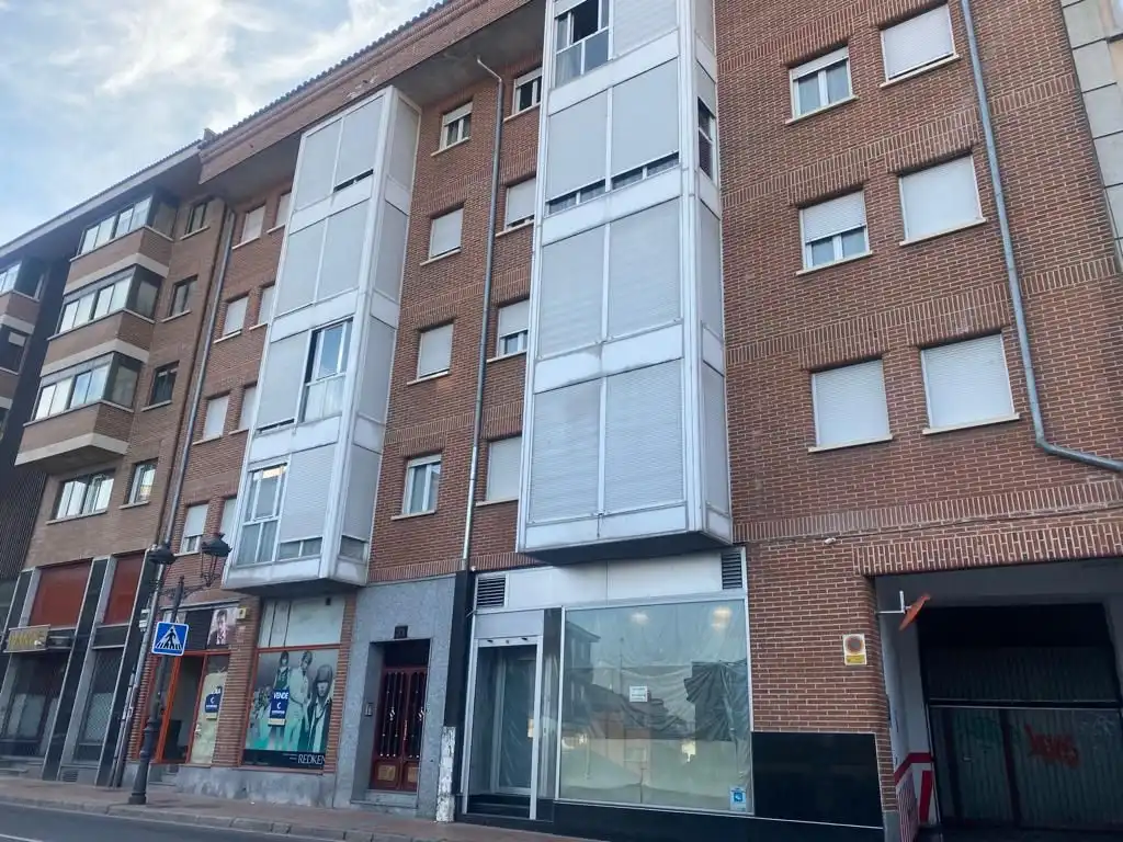 Vista exterior de Local en venta en Ávila Capital con Aire acondicionado