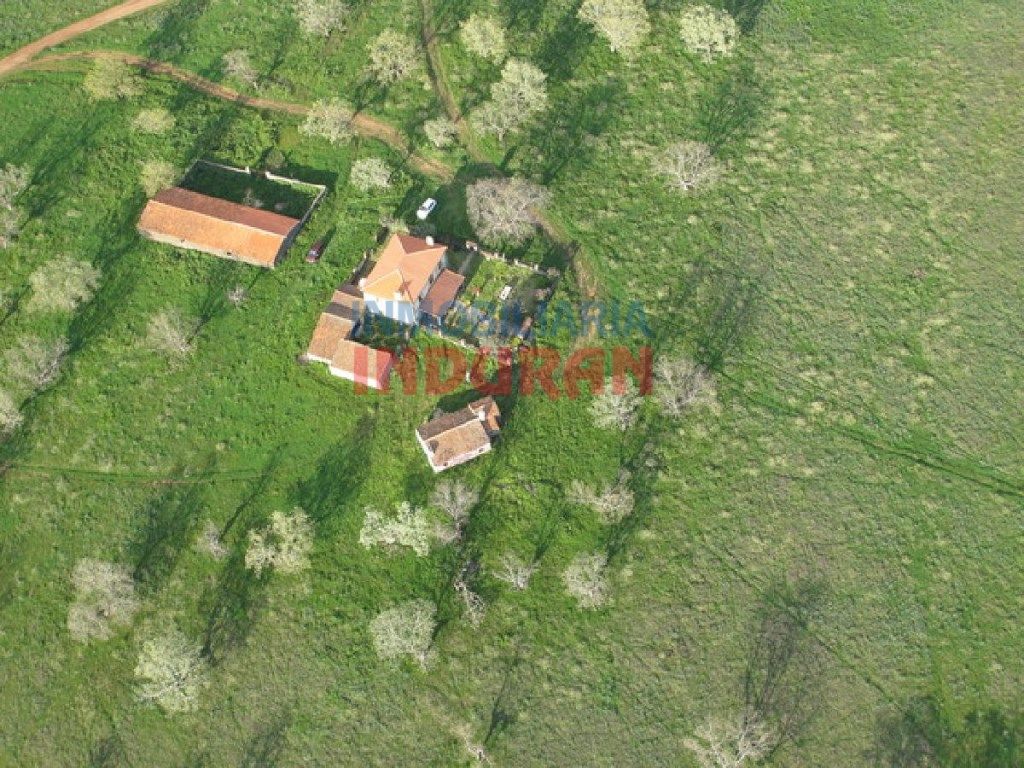 Country house zum verkauf in Garciaz