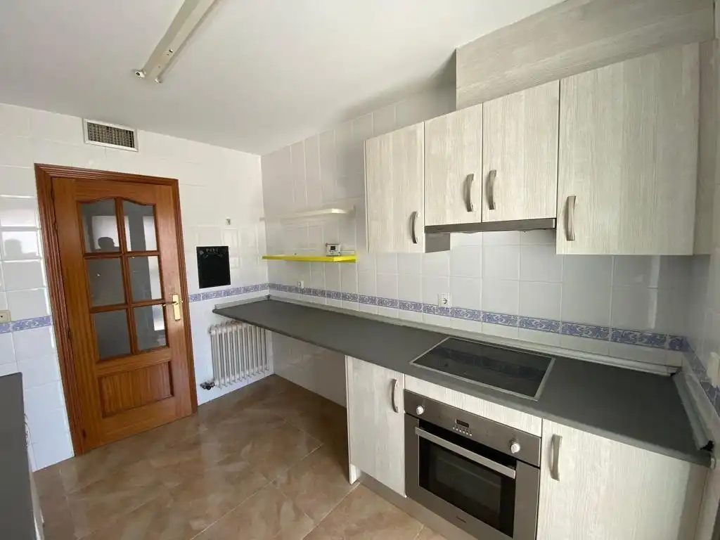 Kitchen of Flat for rent in Granada  with Heating, Private garden and Community pool