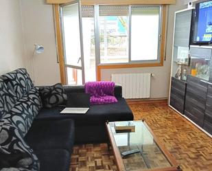 Living room of Flat for sale in Vigo   with Heating, Terrace and Furnished