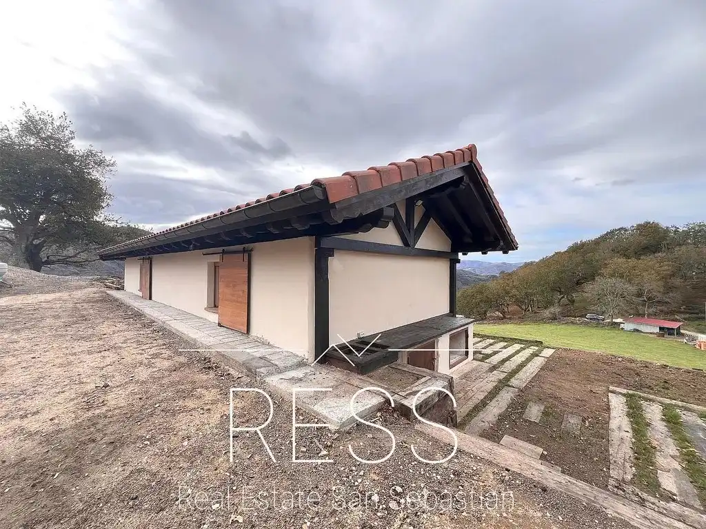 Vista exterior de Casa o xalet en venda en Etxalar amb Jardí privat, Terrassa i Balcó