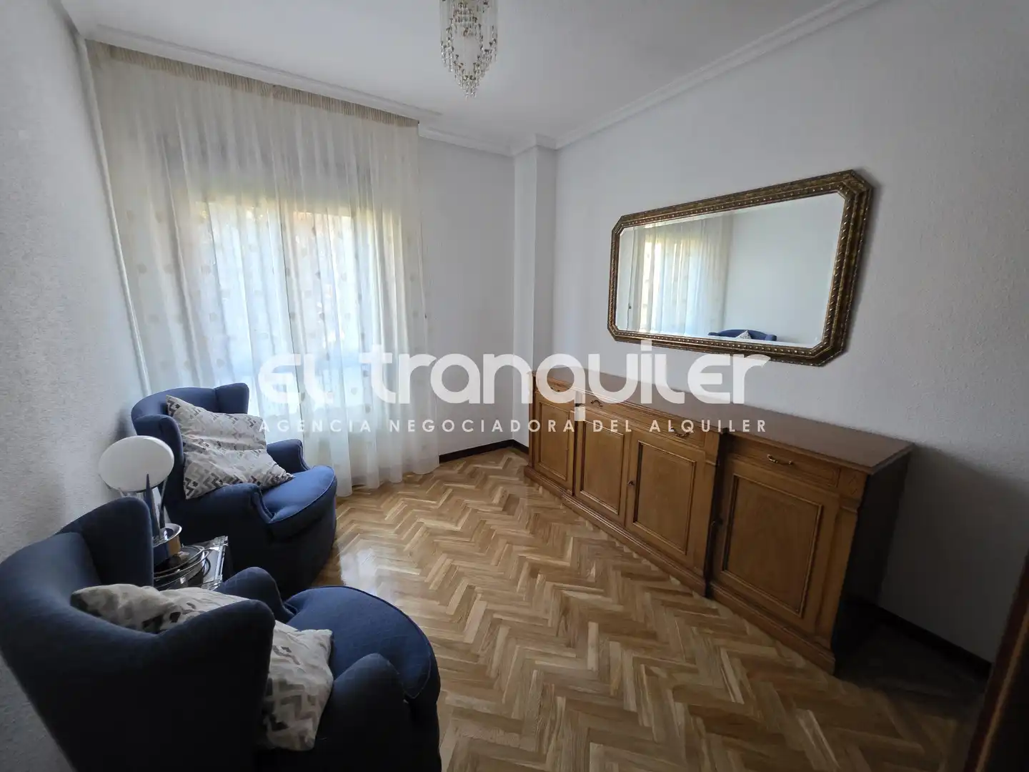 Sala d'estar de Pis de lloguer en Madrid amb Aire condicionat, Parquet i Piscina