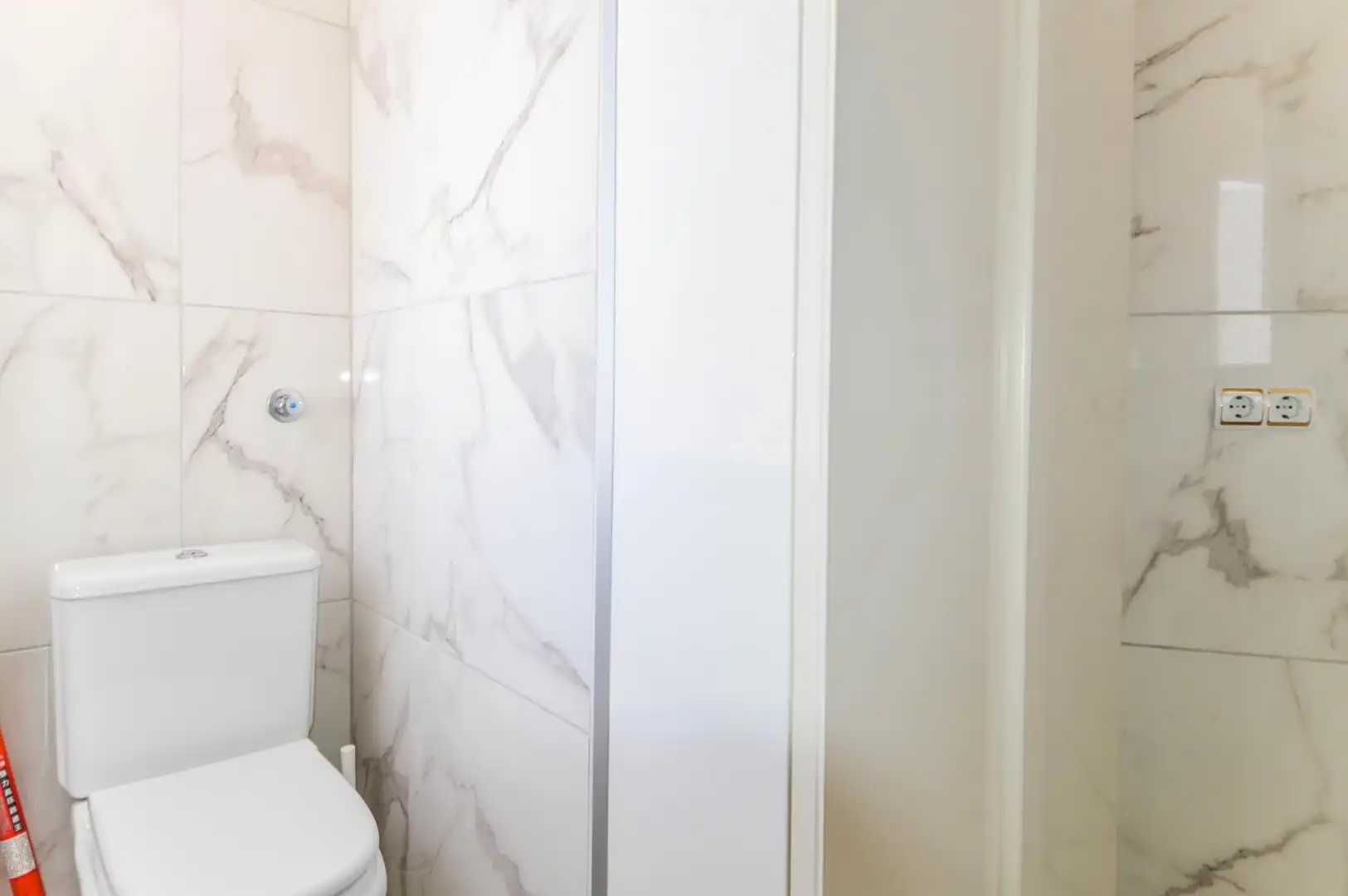 Badezimmer von Dachboden zum Verkauf in Mogán mit Klimaanlage, Terrasse und Balkon