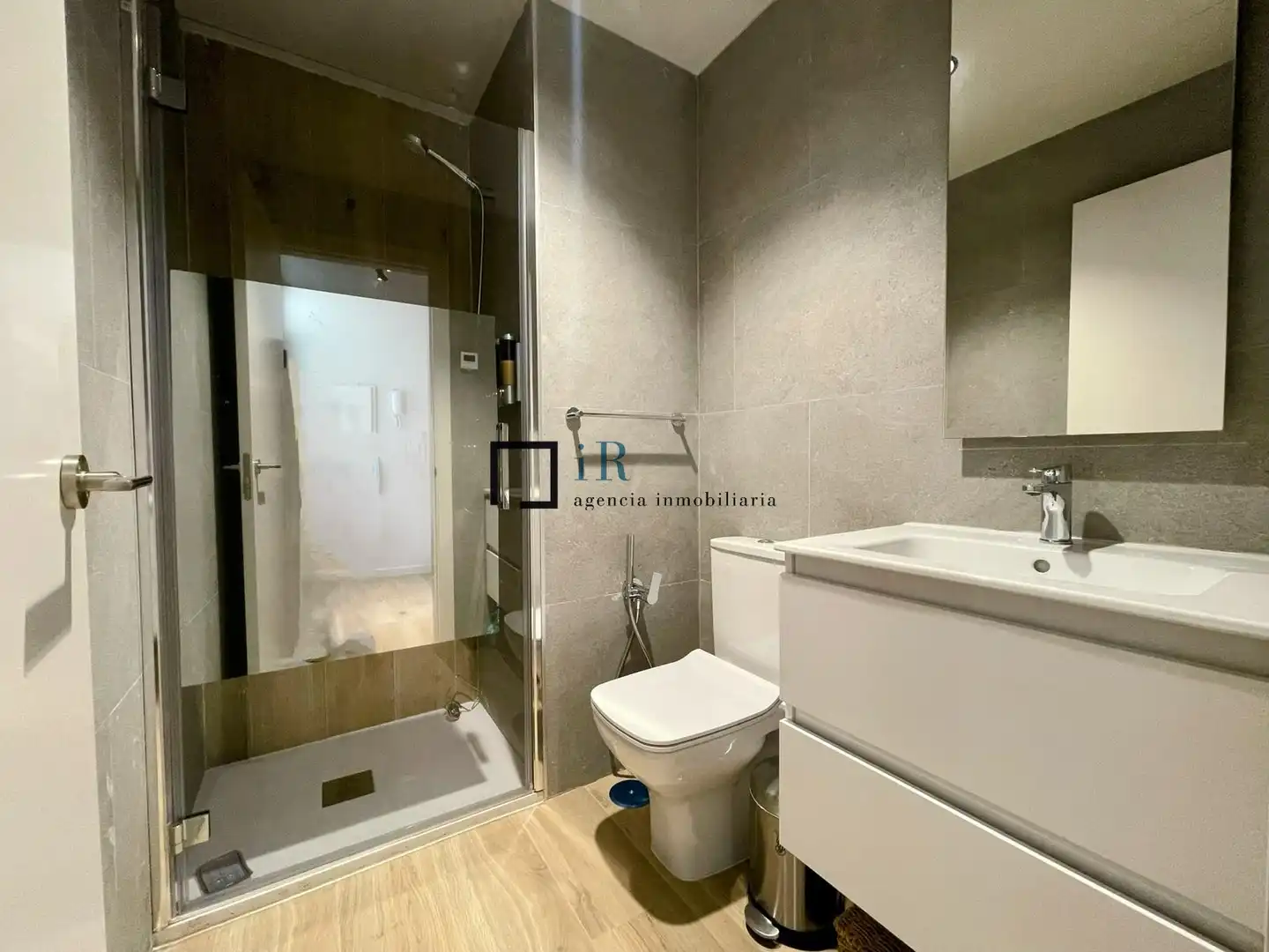 Badezimmer von Wohnung zur Miete in Toledo mit Klimaanlage, Heizung und Möbliert
