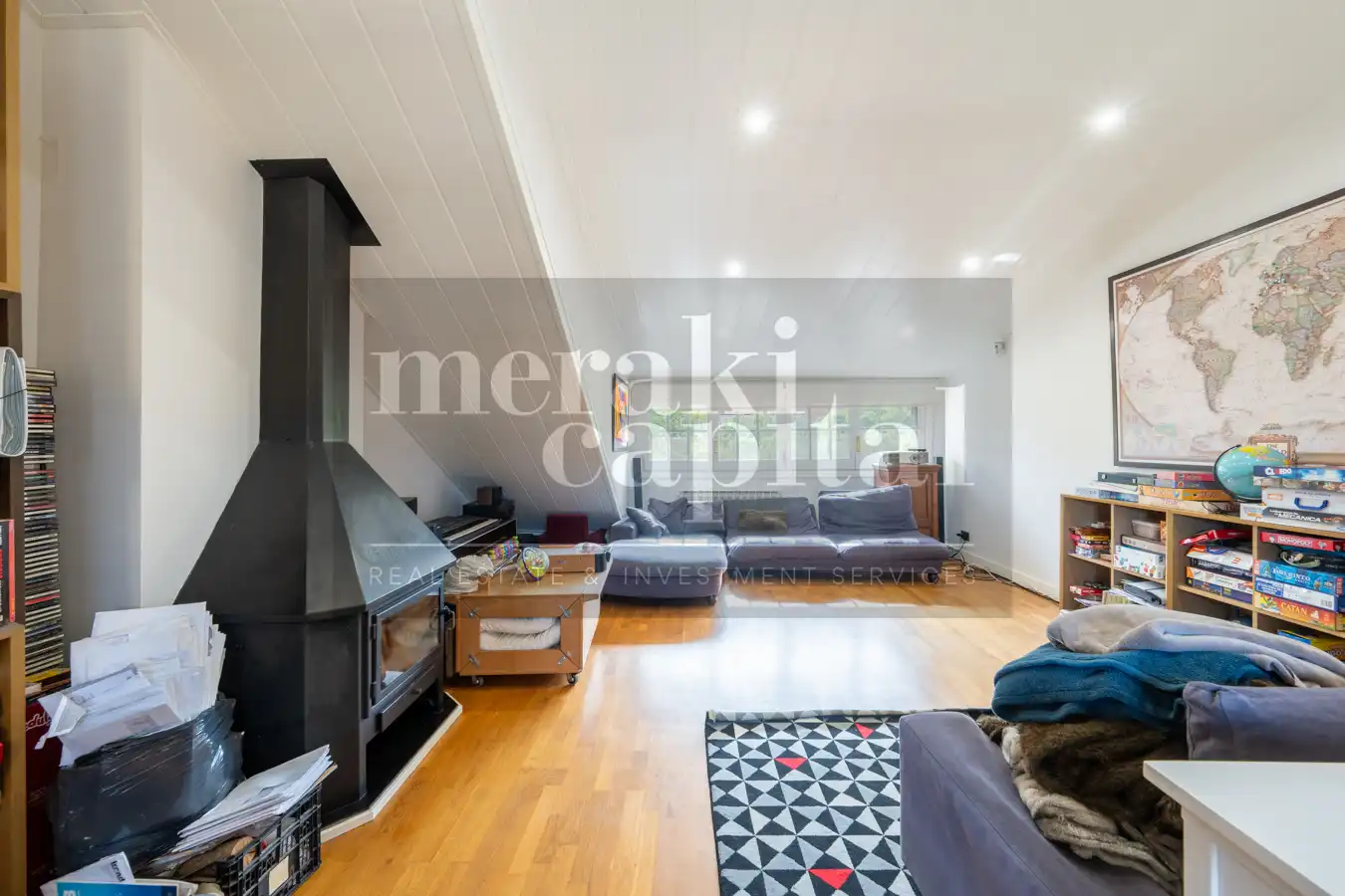 Sala d'estar de Casa adosada en venda en Sant Cugat del Vallès amb Calefacció, Jardí privat i Parquet
