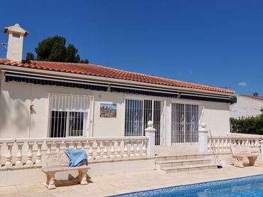 Casa con piscina in vendita a Pueblo - Urbanizaciones