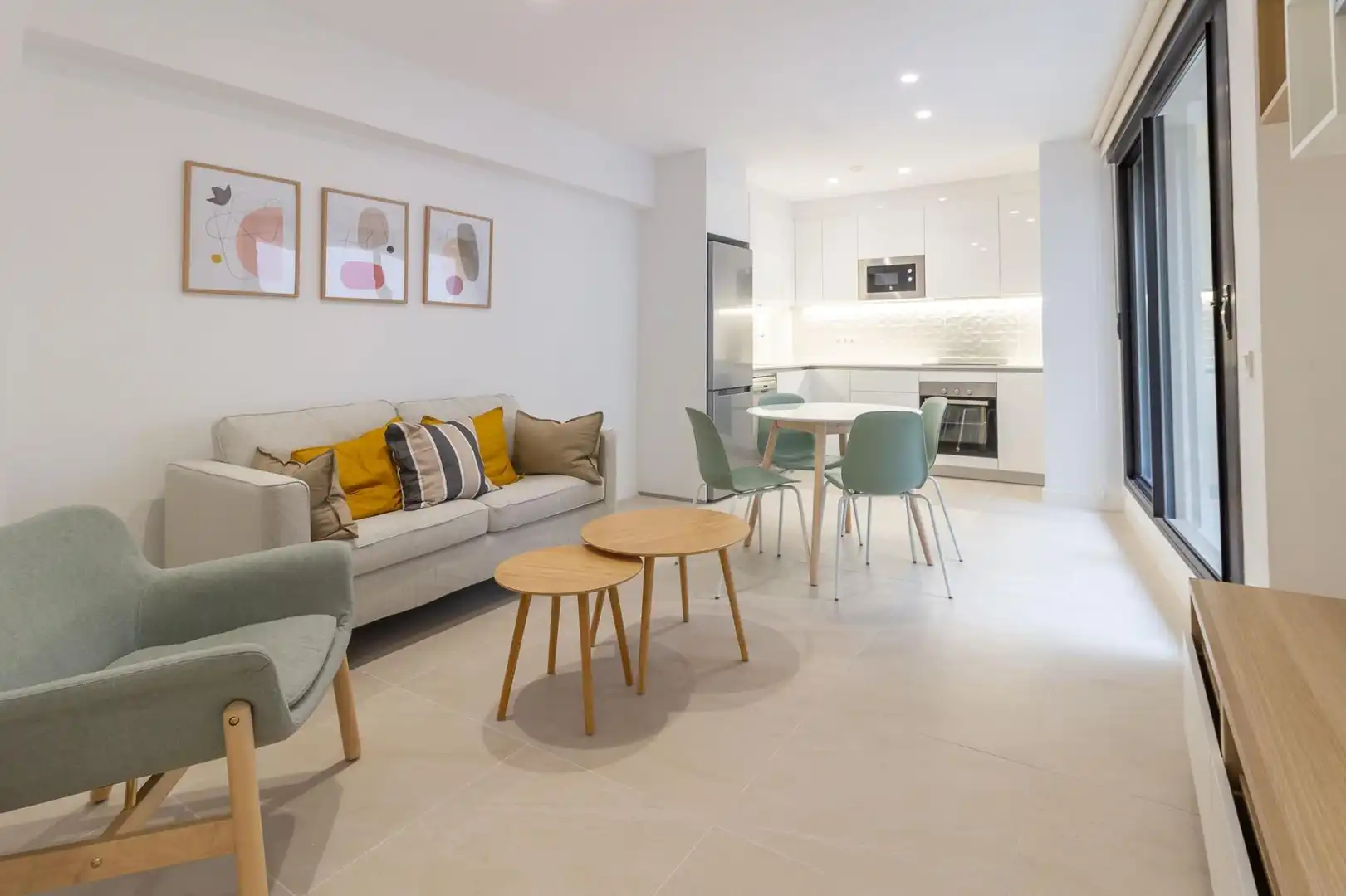Sala d'estar de Apartament de lloguer en Las Palmas de Gran Canaria amb Moblat i Balcó