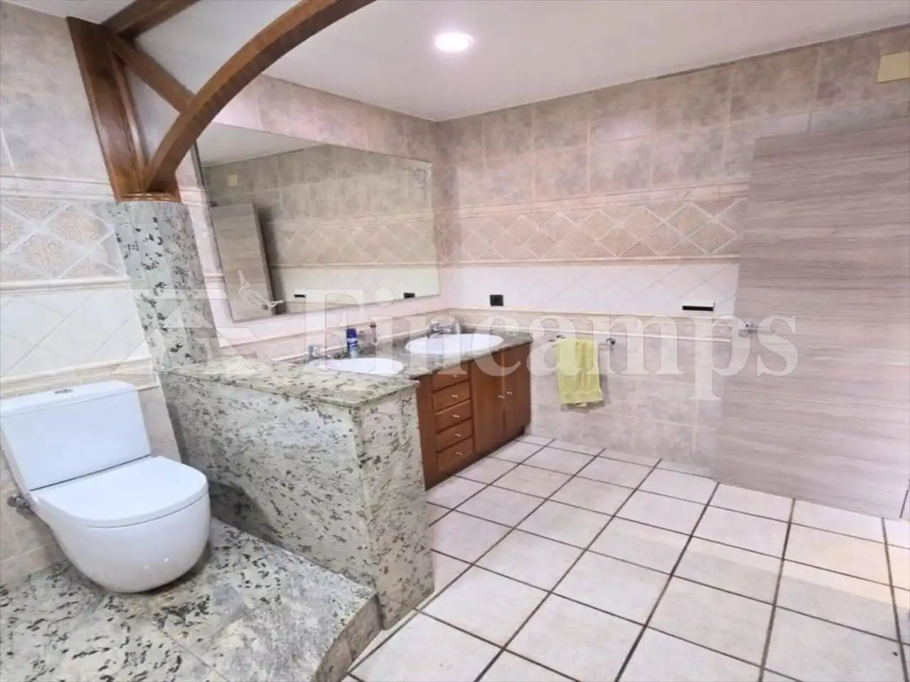 Baño de Casa o chalet en venta en Castellar del Vallès con Calefacción, Jardín privado y Terraza