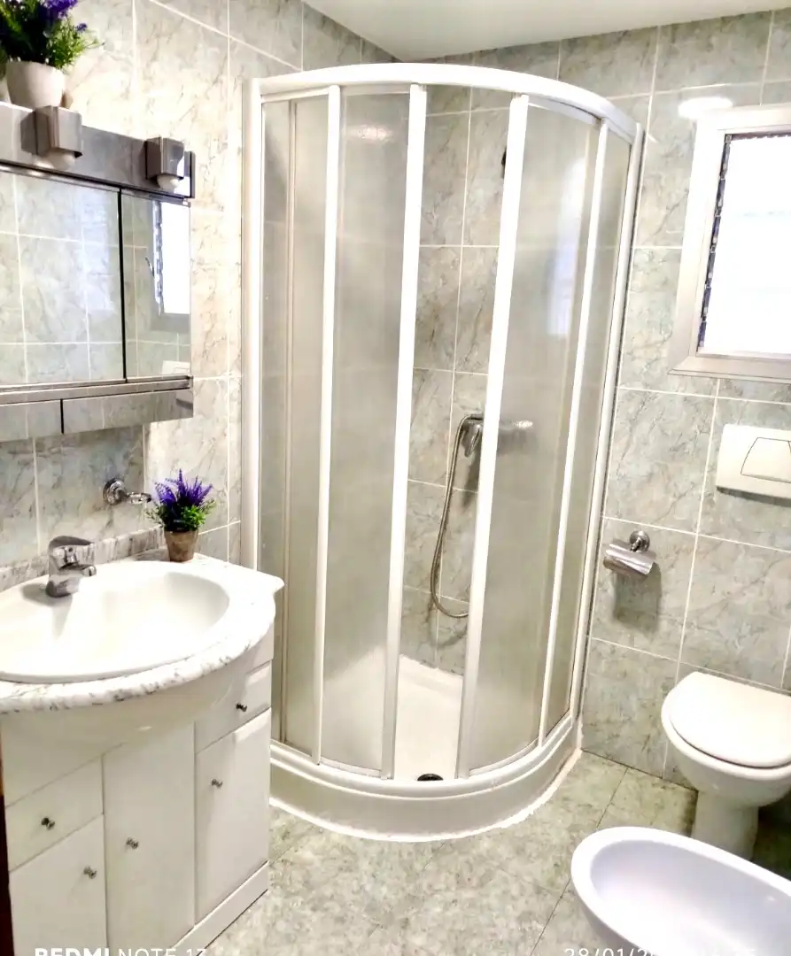 Baño de Piso para compartir en Valencia con Aire acondicionado, Calefacción y Amueblado