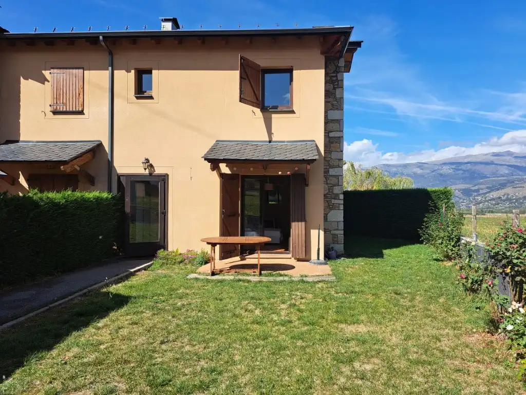 Terraced house with garden to rent in Avinguda del Segre 2, imagen 14