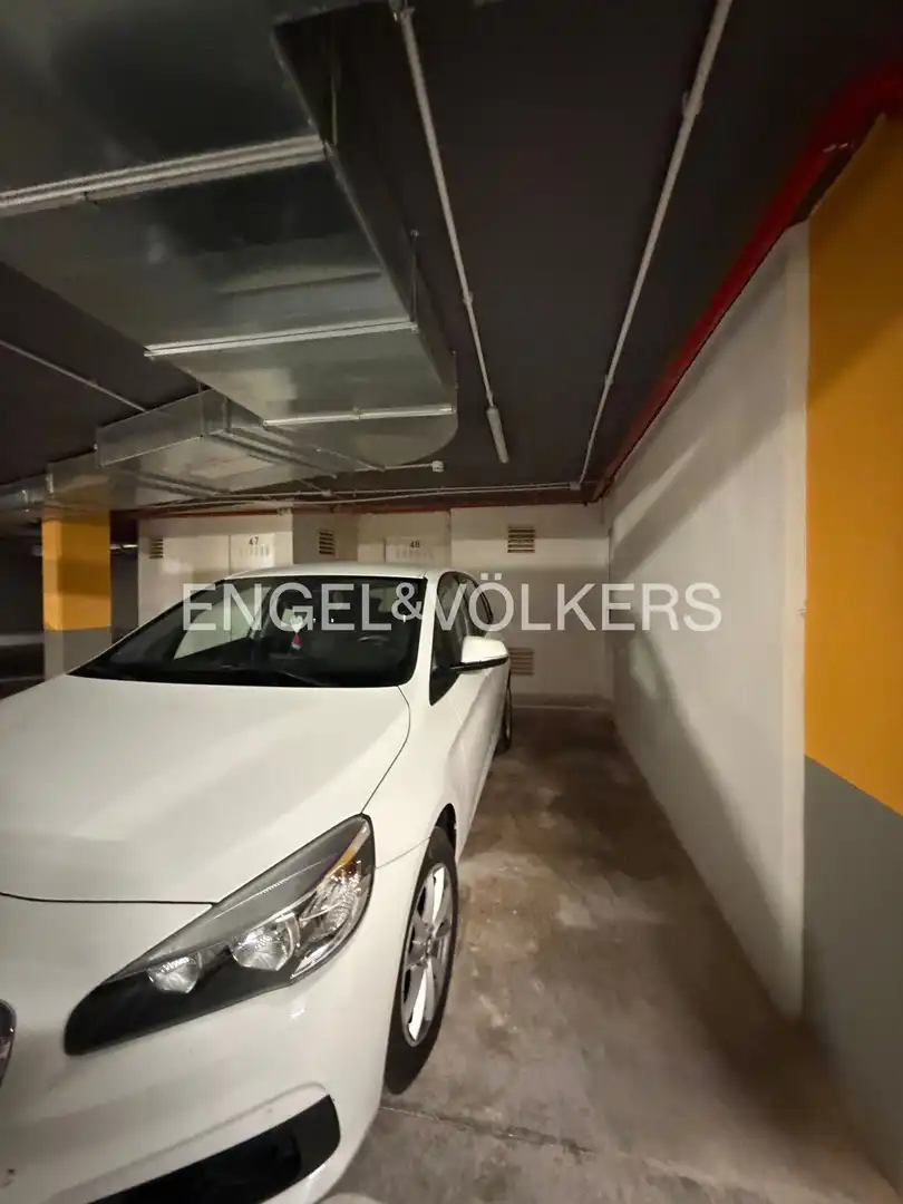 Parking of Flat for rent in Valencia  with Air Conditioner, Heating and Private garden
