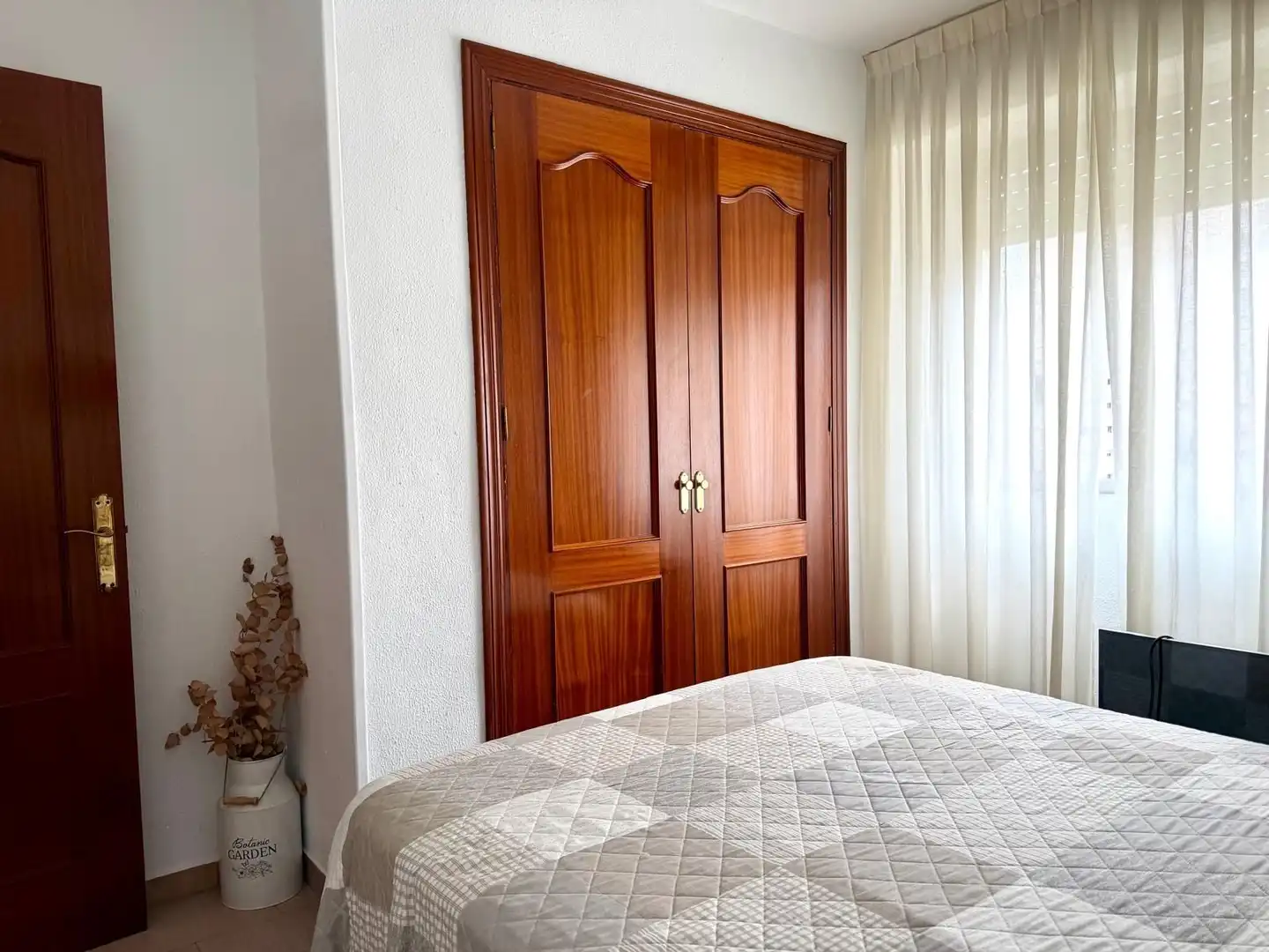 Dormitori de Pis en venda en Fuengirola amb Aire condicionat, Terrassa i Moblat