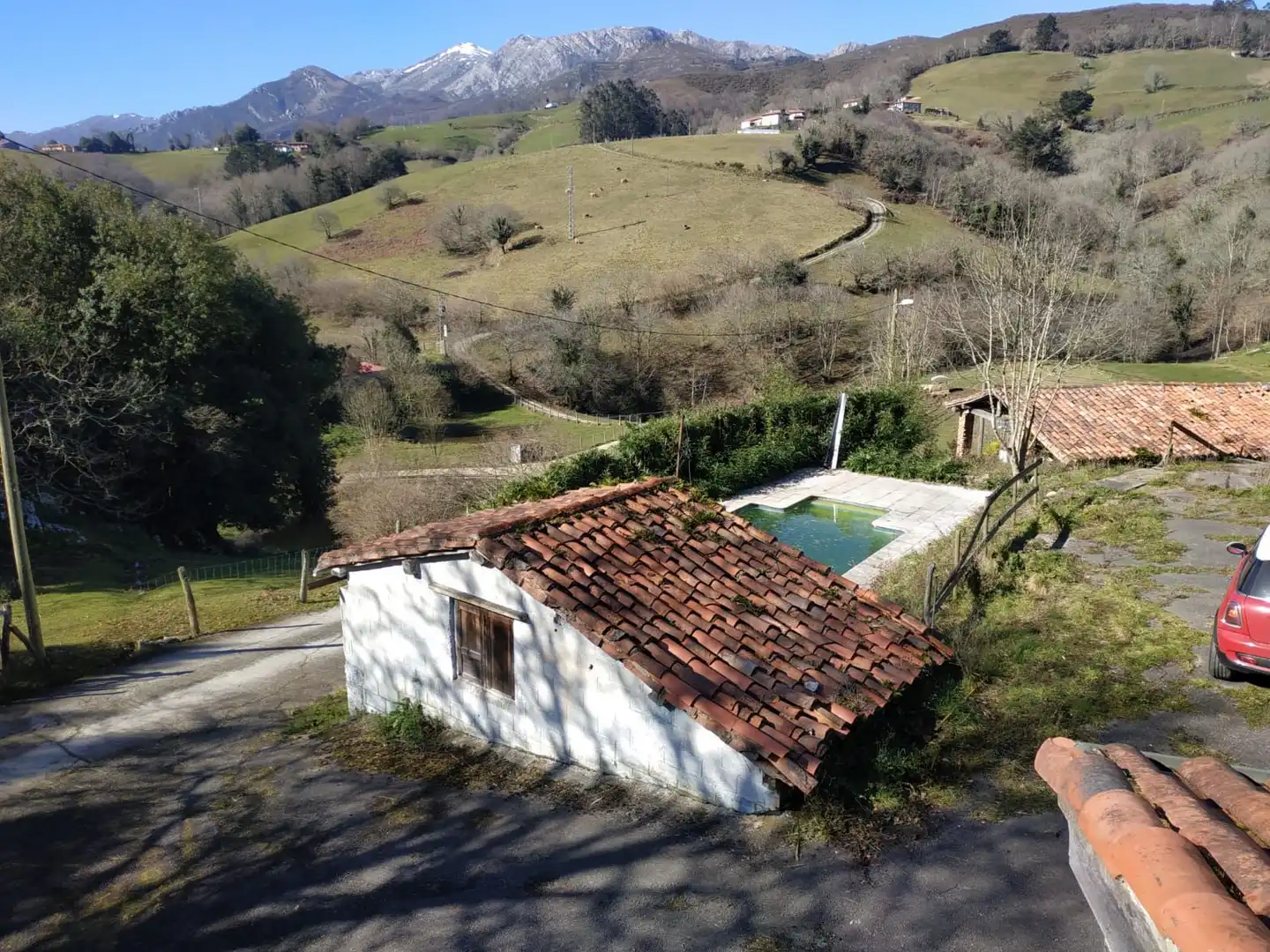 Vista exterior de Casa o chalet en venta en Parres con Piscina