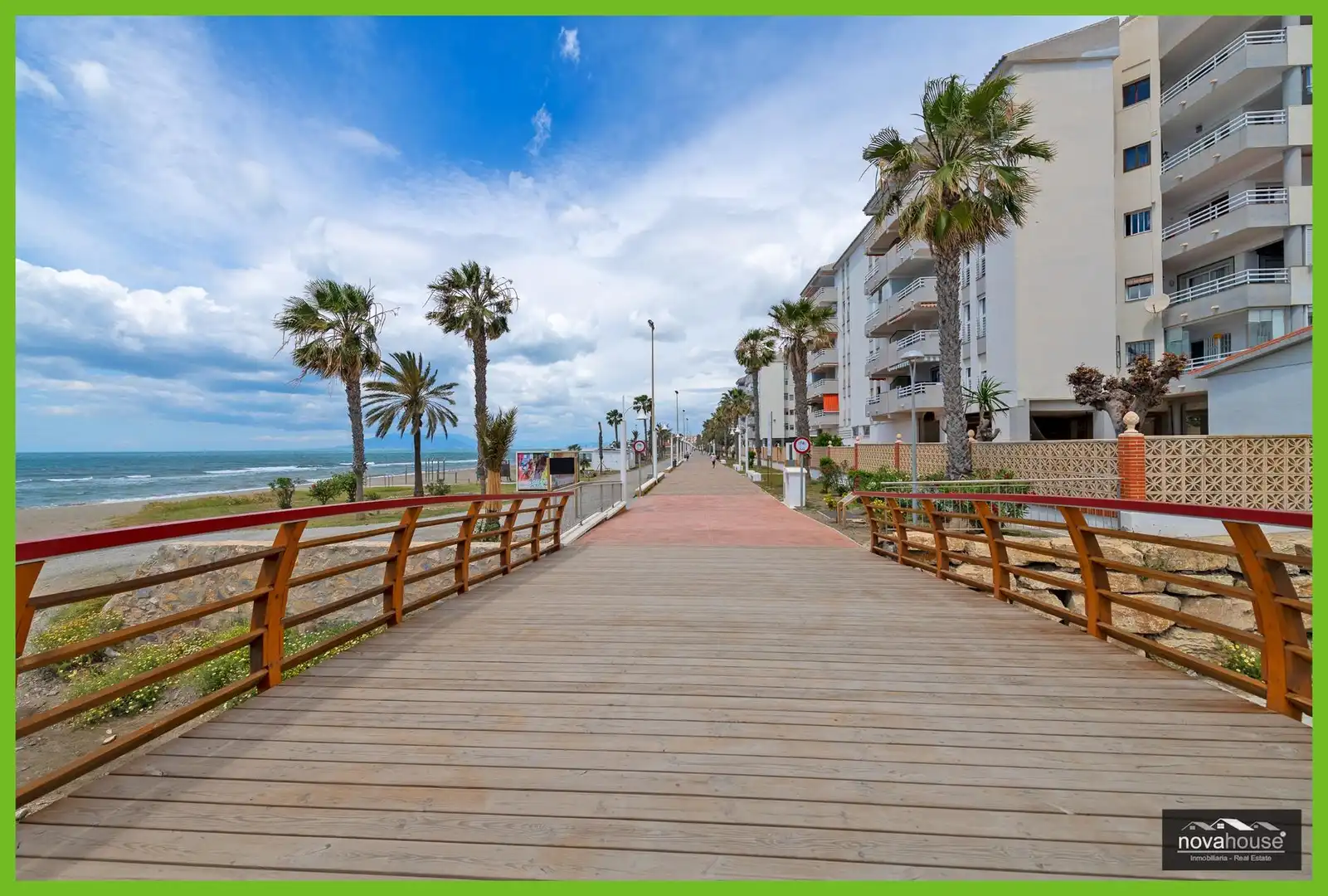 Vista exterior de Piso en venta en Rincón de la Victoria con Terraza, Trastero y Balcón
