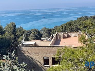 Casa amb piscina en venda a Far del 29