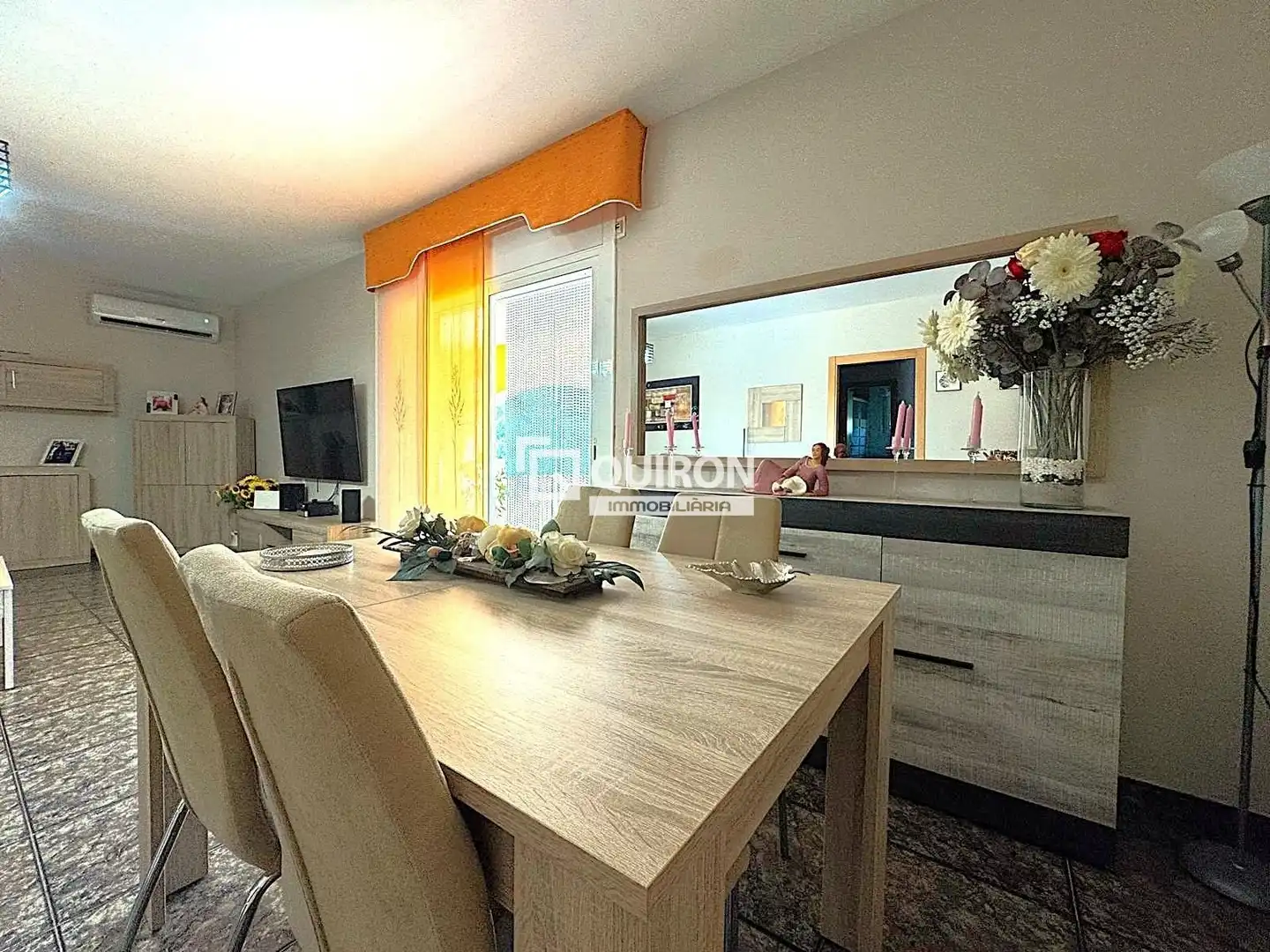 Sala de estar de Casa o chalet en venta en La Bisbal del Penedès con Aire acondicionado, Calefacción y Terraza