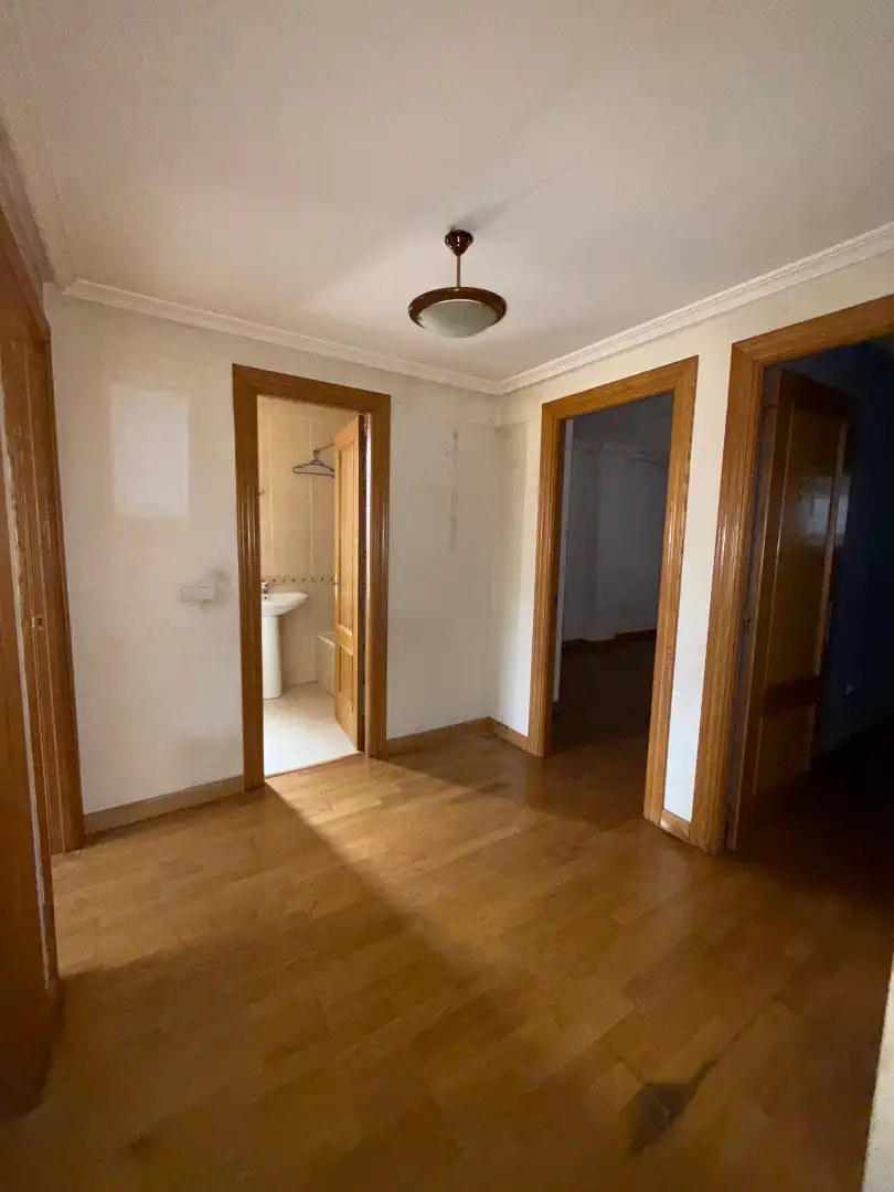 Habitación de Piso en venta en Benavente con Calefacción, Terraza y Balcón