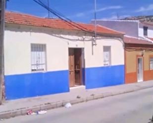 Exterior view of Single-family semi-detached for sale in Puertollano
