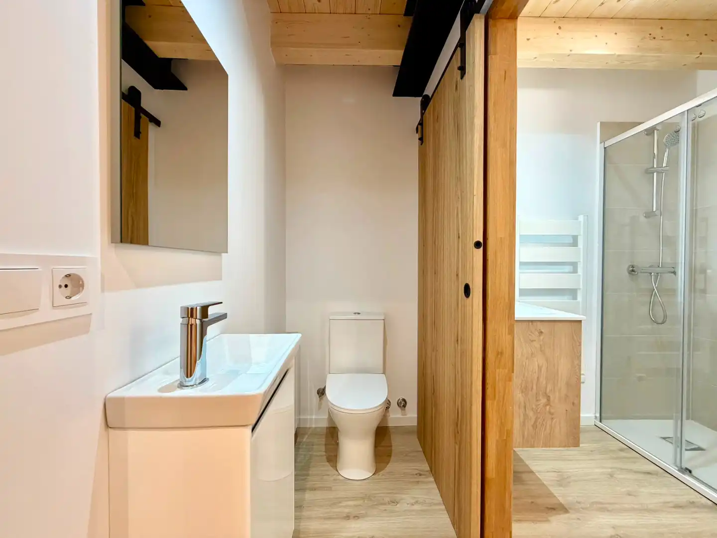 Bathroom of Duplexes for sale in Naut Aran  with Heating, Furnished and Balcony
