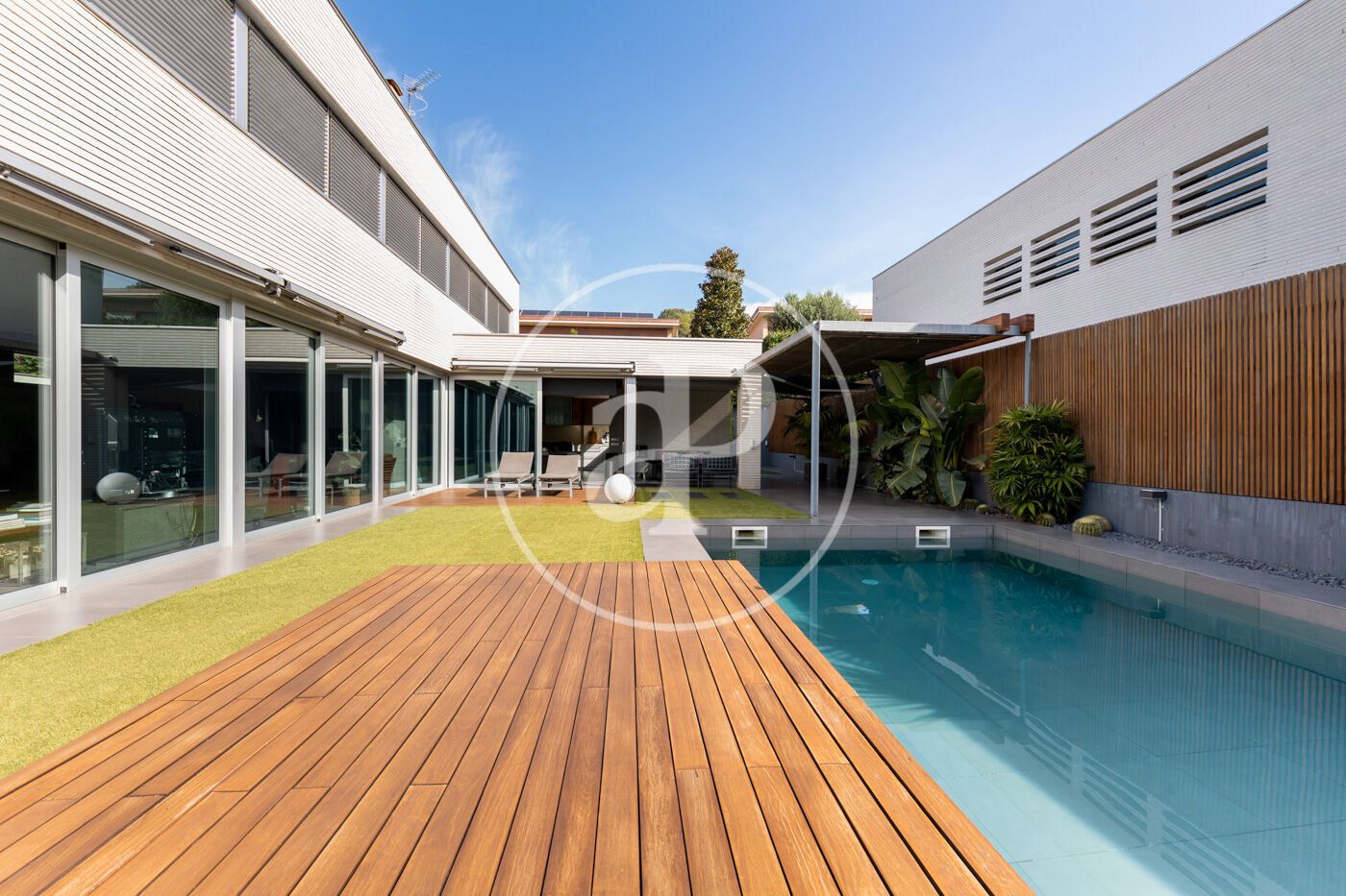 Piscina de Casa o xalet de lloguer en Sant Cugat del Vallès amb Aire condicionat, Calefacció i Jardí privat