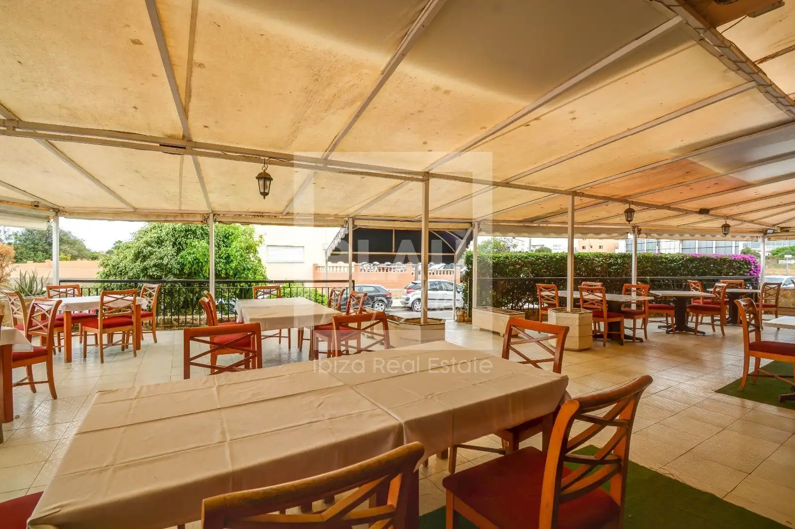 Local en venta en Sant Josep de sa Talaia con Aire acondicionado, Terraza y Amueblado