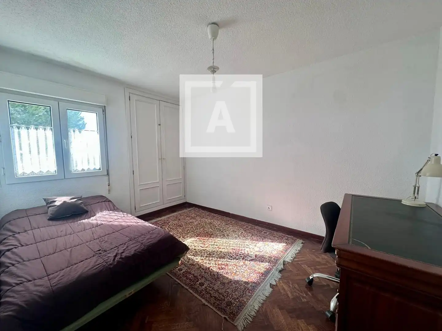 Habitación de Casa adosada en venta en Población de Arroyo con Aire acondicionado, Calefacción y Jardín privado