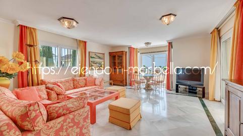 Foto 2 de Dúplex en venda a Conjunto White Pearl Beach, Romana Playa, Marbella