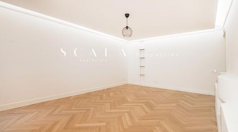 Foto 4 von Wohnung zum Verkauf in Juan de Mena, Jerónimos, Madrid Capital