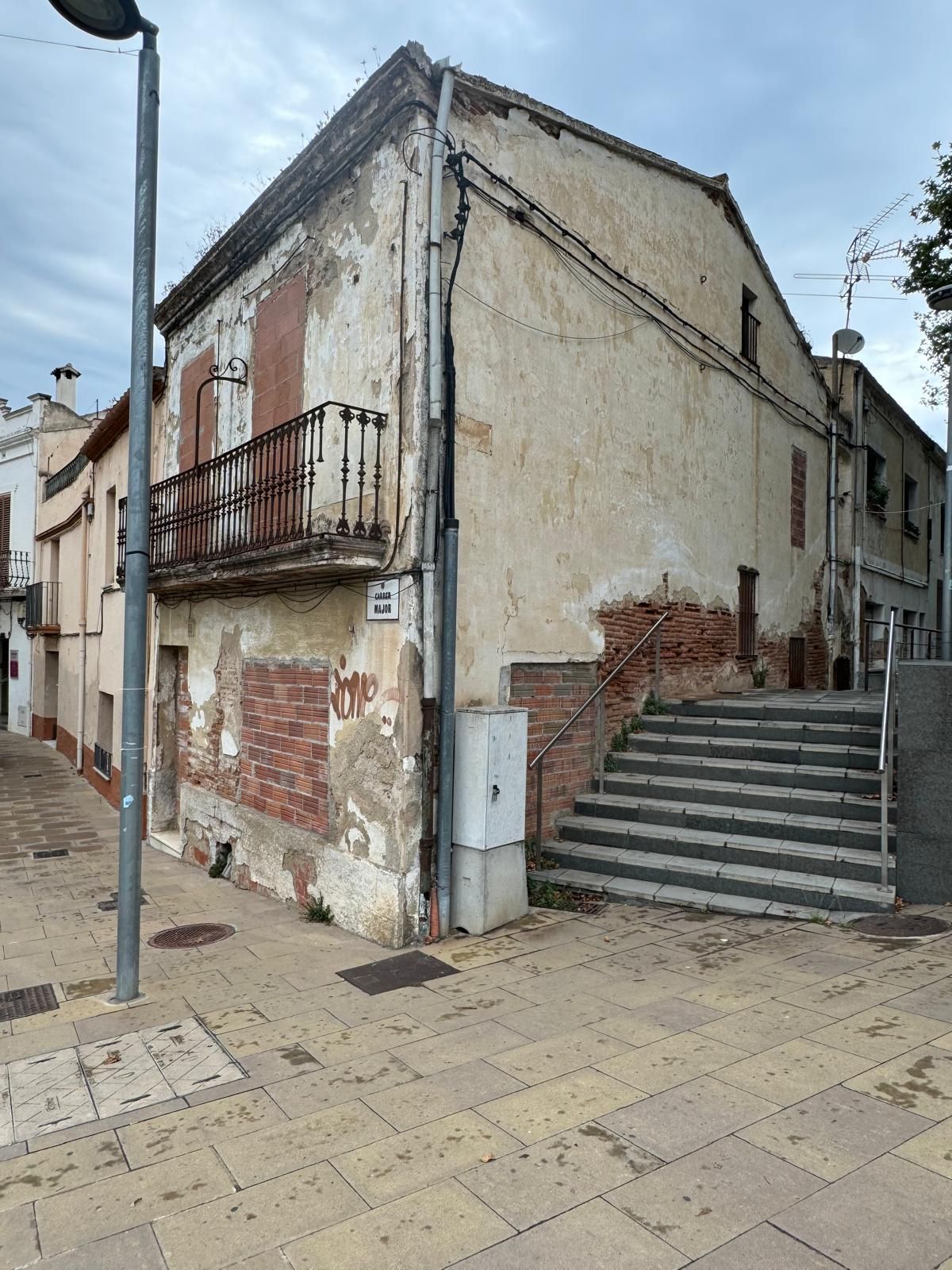 Vista exterior de Casa adosada en venda en La Roca del Vallès