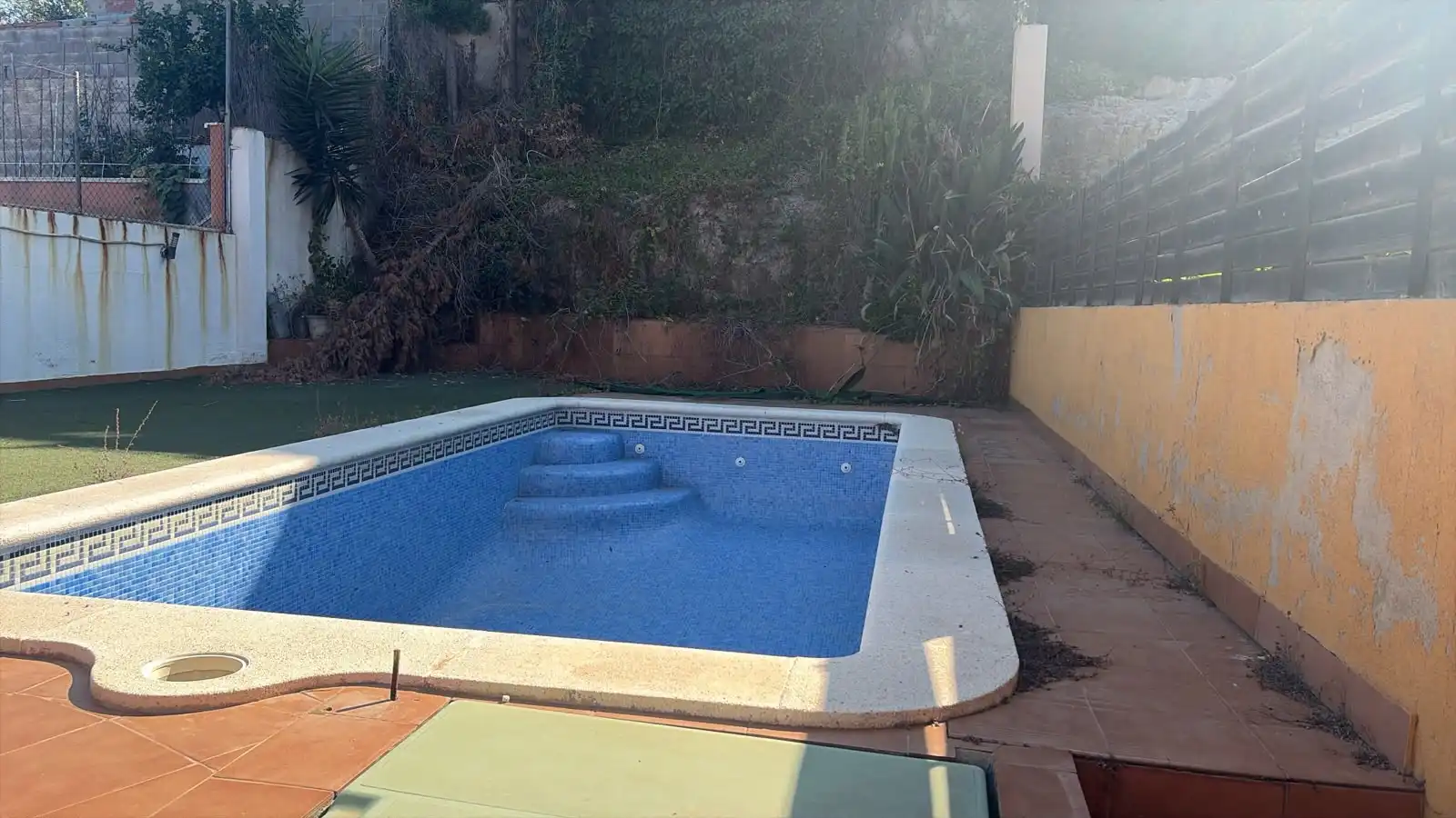 Schwimmbecken von Haus oder Chalet zum Verkauf in Calafell mit Heizung, Privatgarten und Terrasse