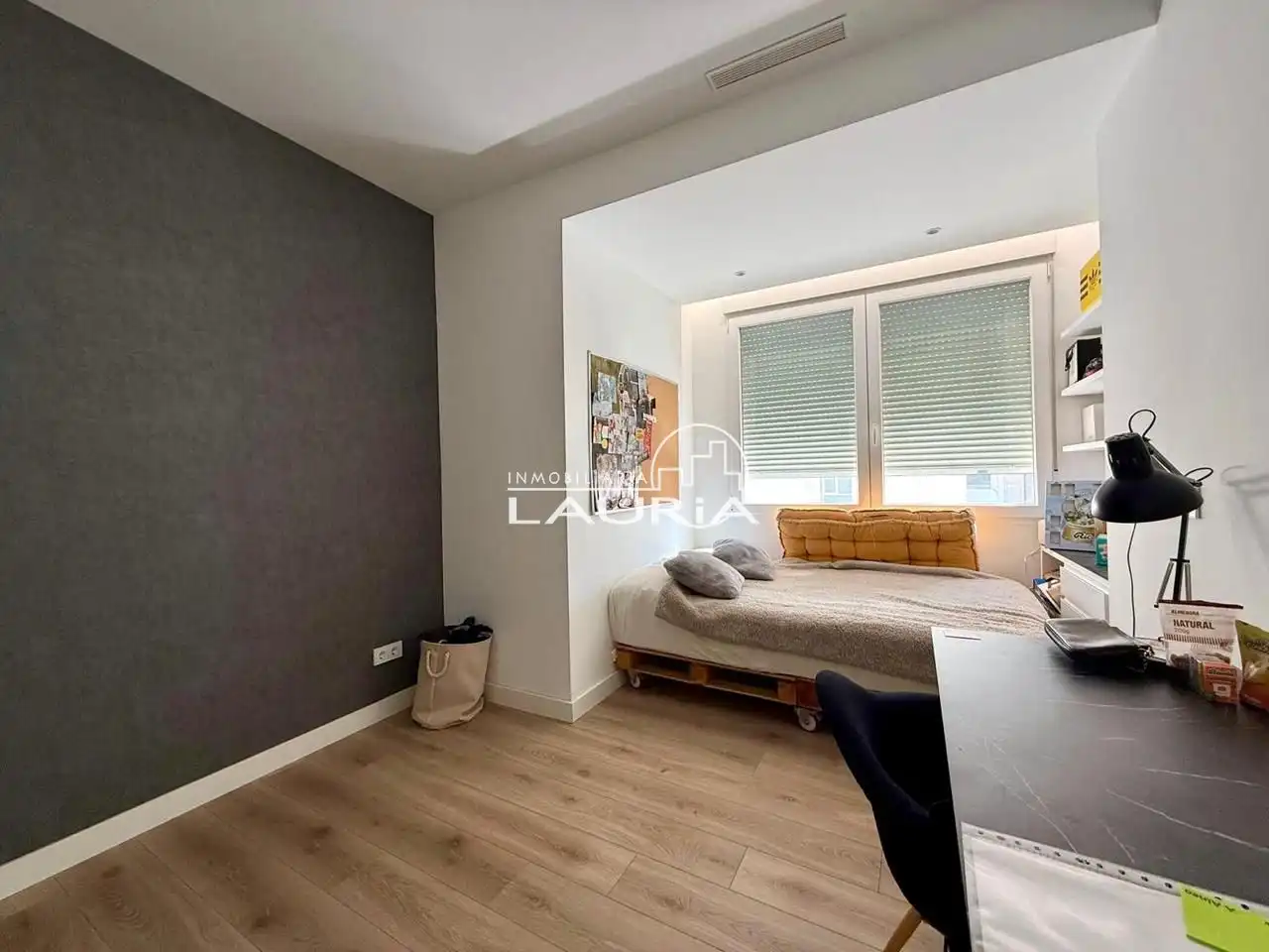 Bedroom of Flat for rent in Valencia  with Air Conditioner, Parquet flooring and Furnished