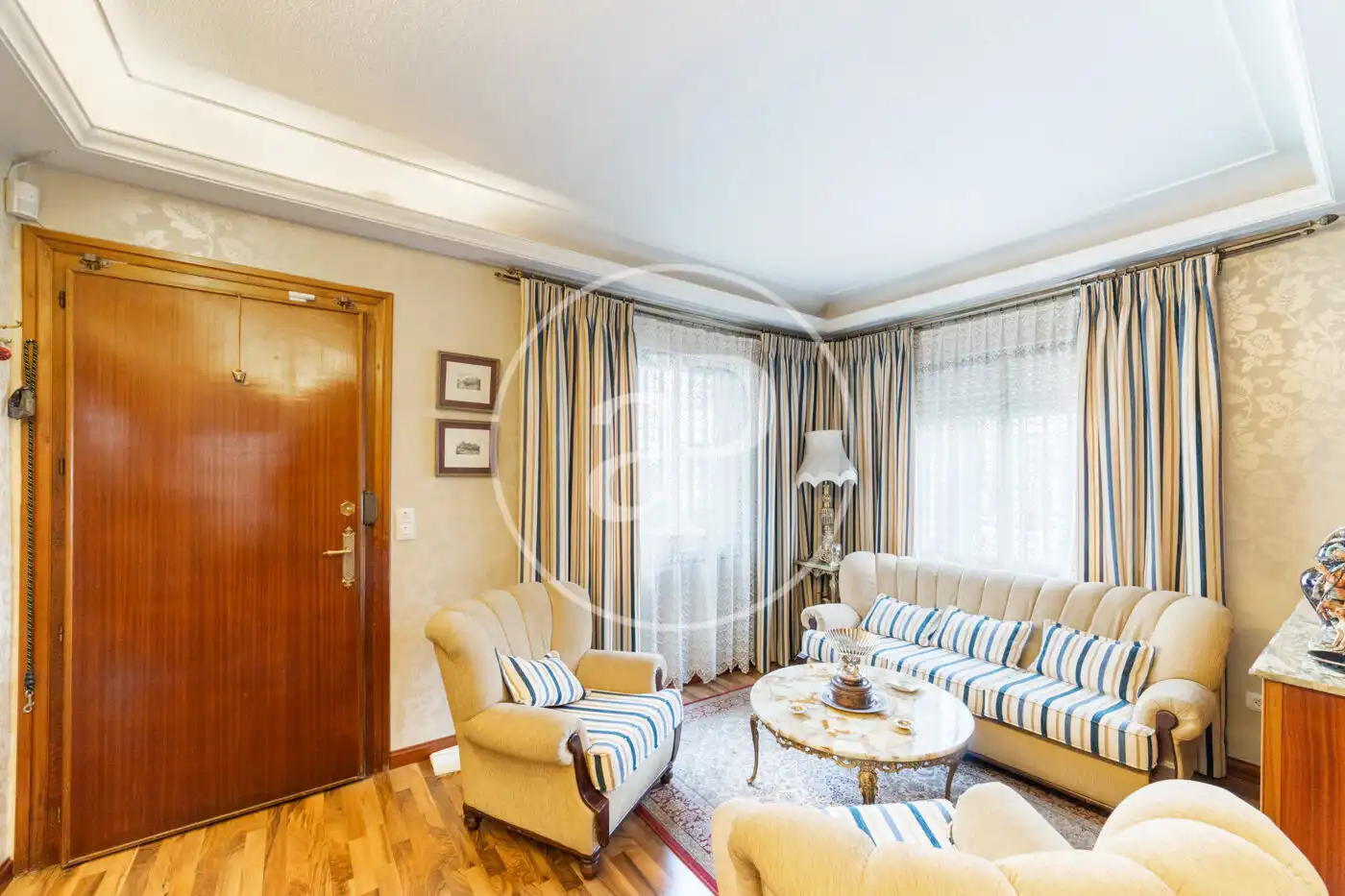 Sala d'estar de Casa adosada en venda en Madrid amb Aire condicionat, Calefacció i Jardí privat