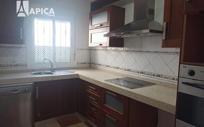 Kitchen of Single-family semi-detached for sale in Chiclana de la Frontera