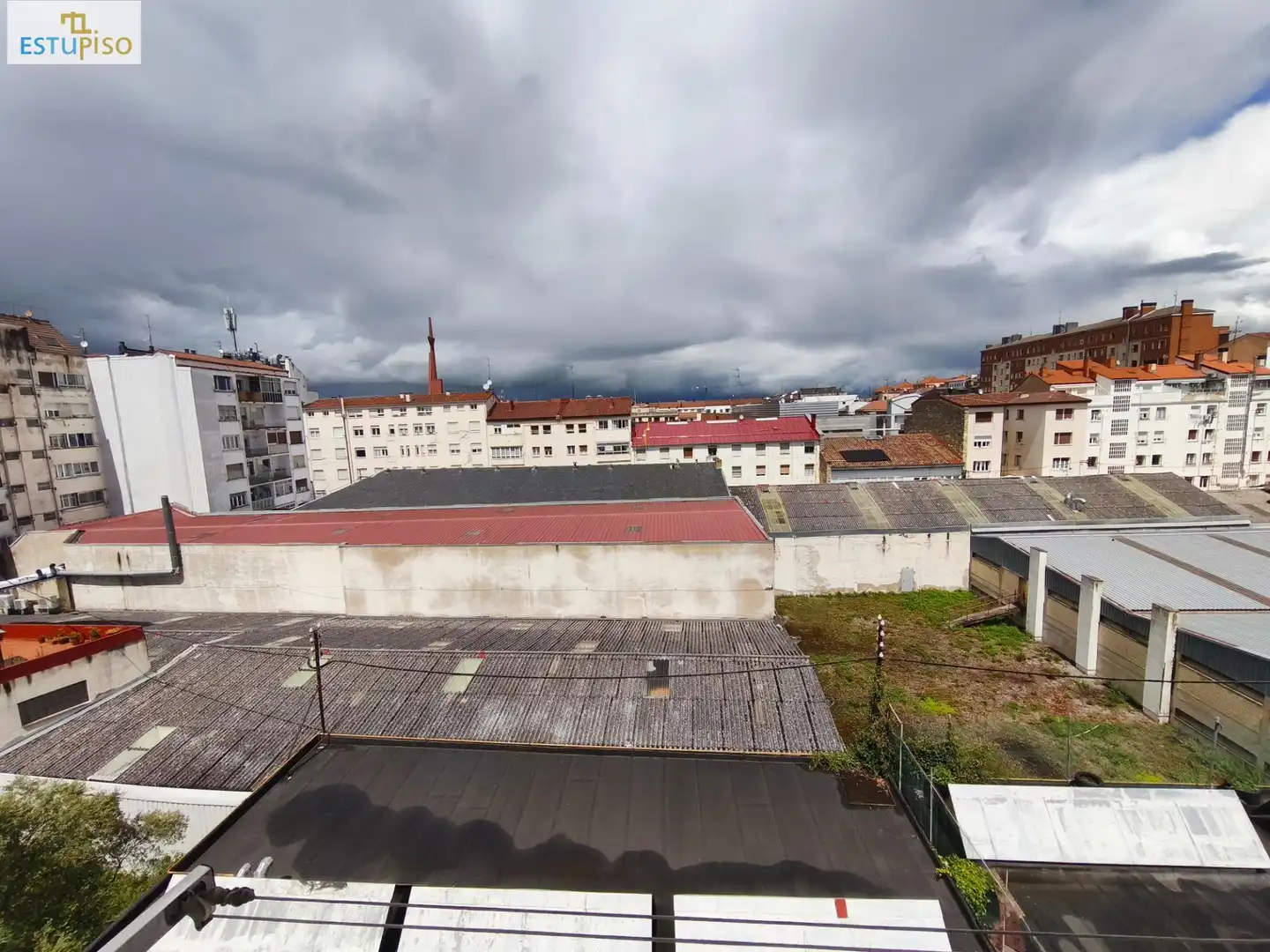 Exterior view of Flat for sale in Vitoria - Gasteiz  with Heating, Parquet flooring and Furnished