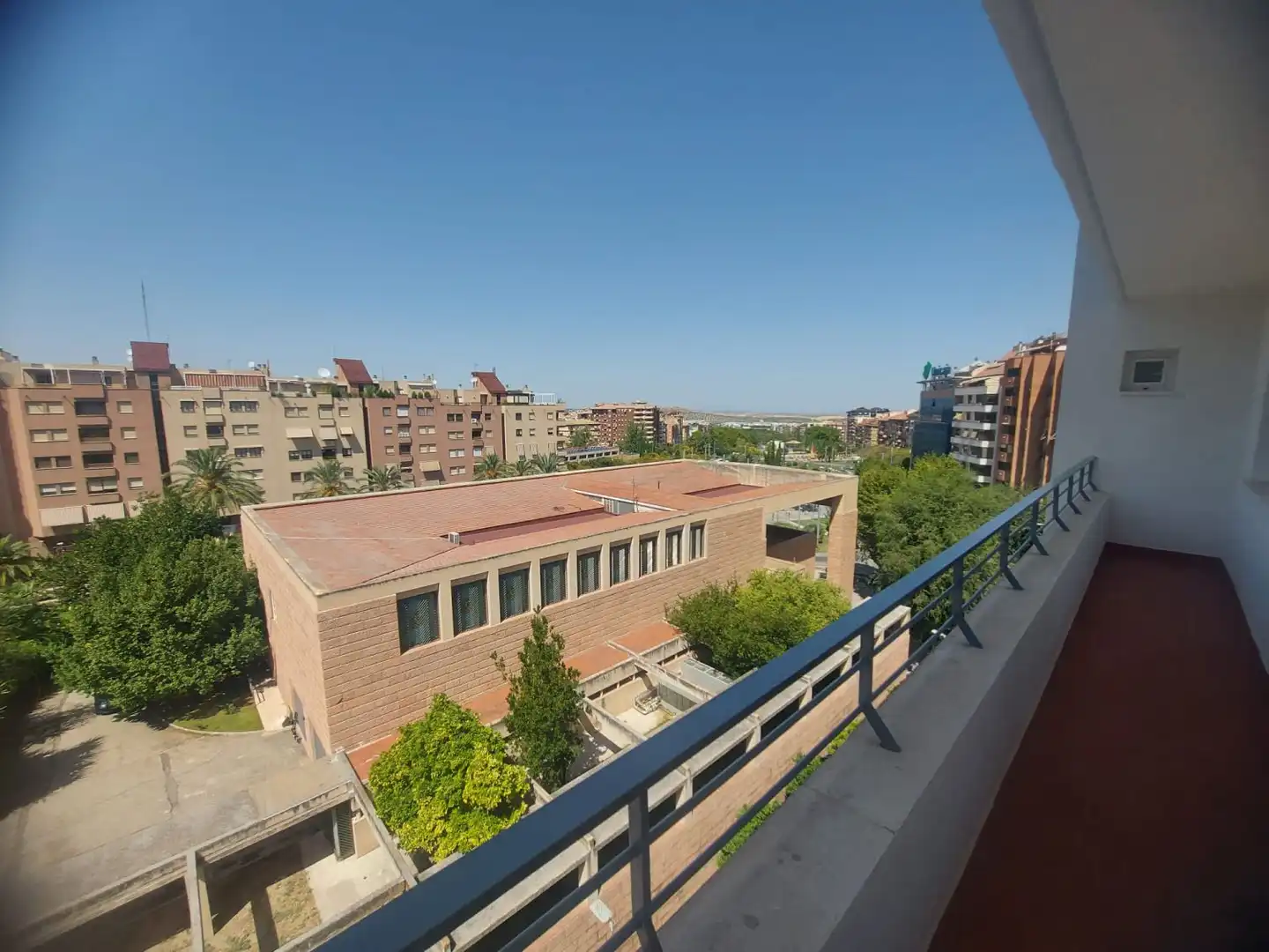 Vista exterior de Pis de lloguer en Jaén amb Moblat i Balcó