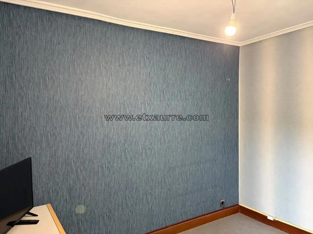 Habitación de Piso en venta en Laudio / Llodio con Calefacción y Balcón
