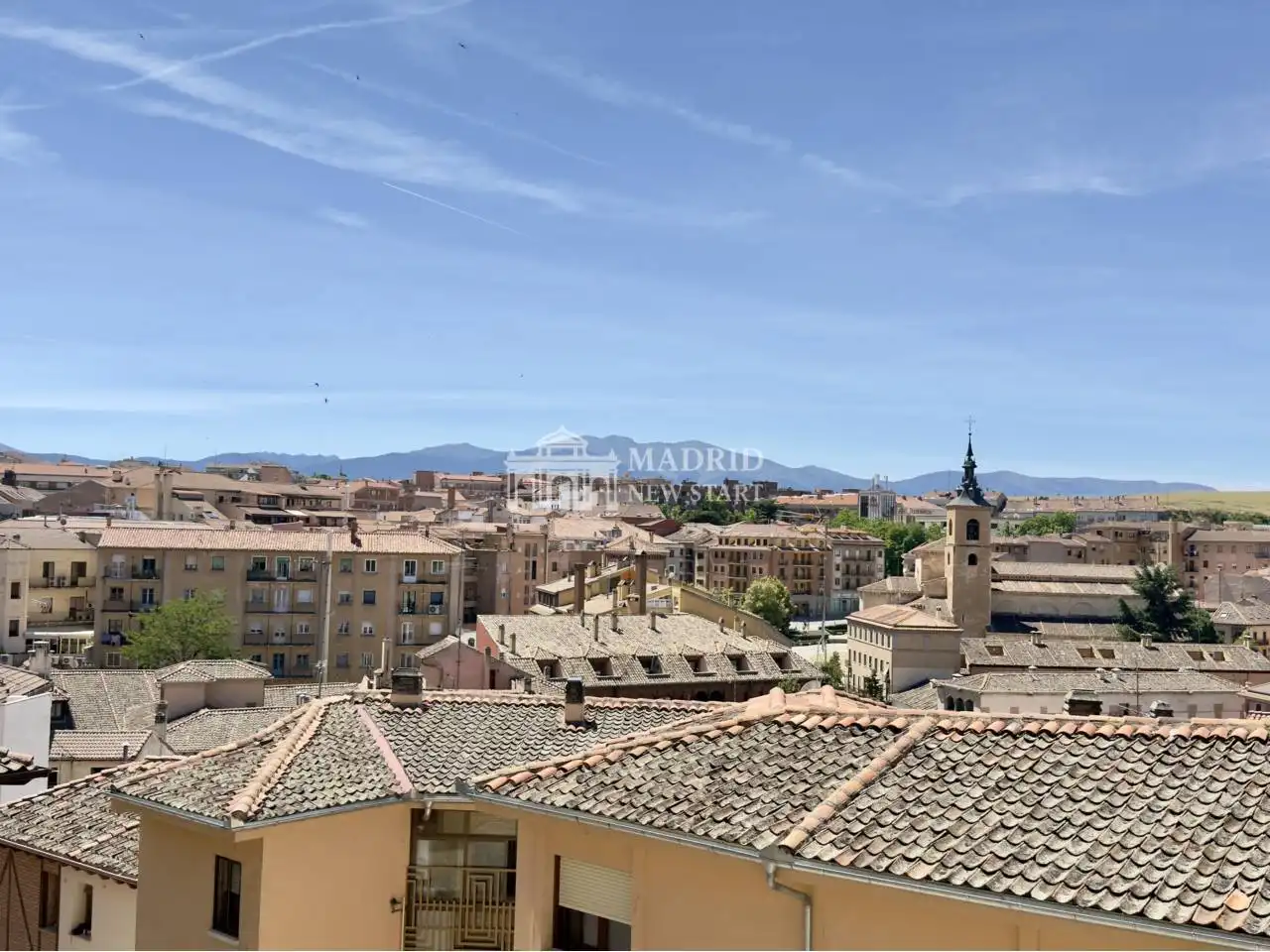 Vista exterior de Piso de alquiler en Segovia con Calefacción, Parquet y Terraza