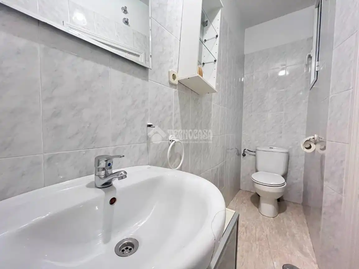 Bathroom of Flat for sale in Madrid  with Heating