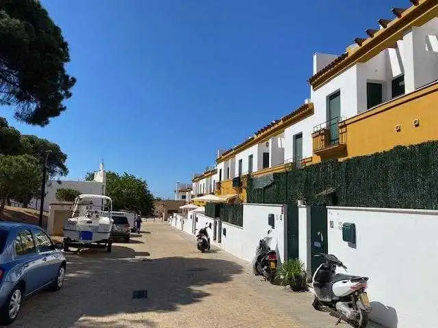 Vista exterior de Piso en venta en Isla Cristina
