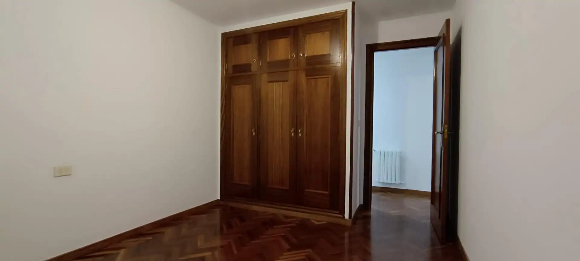 Habitación de Piso de alquiler en A Coruña Capital  con Calefacción y Parquet